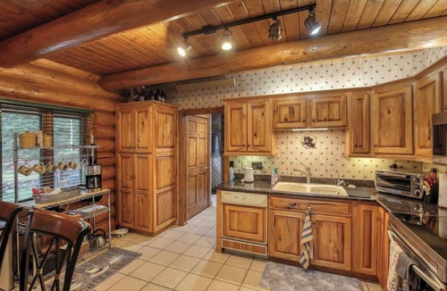 Deadwood Cabin | Bear Butte Gulch Lodge - Private cabin with gorgeo