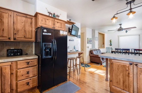 Estes Park House | Bear House – Spacious Home with Hot Tub, Near Downtown Estes Park – EV #3073