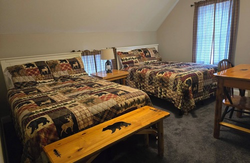 Rockwood Bed & Breakfast | Bears Den Lodge B & B Room 2