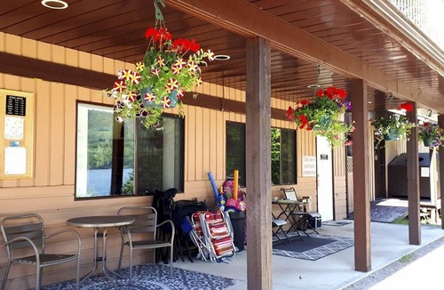 Anglemont Apartment | Beautiful 1 bedroom unit at resort, sleeps 4
