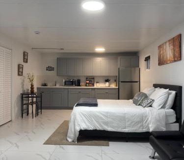 Miramar House | Beautiful 1 bedroom Studio located in Miramar close to Hard Rock Stadium