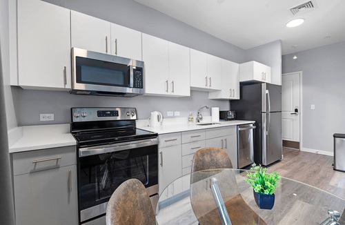 Everett Apartment | Beautiful 1BR Near Encore Boston lcxg