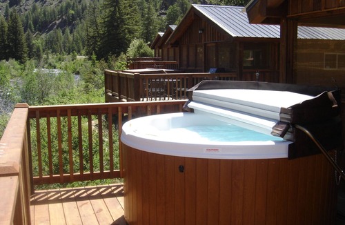 Almont Cabin | Beautiful 2 Bedroom Cabin on Taylor River with Private Hot Tub