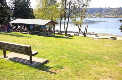 Port Moody House | Beautiful and peaceful suite , very close to beach.