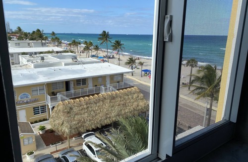 Hollywood Condo | Beautiful And Private Oceanfront Condo Directly on Hollywood Beach Boardwalk