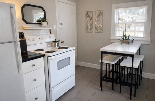 Greeley Apartment | Beautiful Bungalow Next to Unc-free Cruiser Bikes!