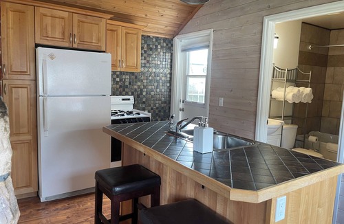 Markerville Cabin | Beautiful Cabin Steps Away From The Beach