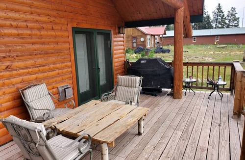 Foxpark Cabin | Beautiful Cabin with Fire Pit and Deck in Foxpark, Wyoming