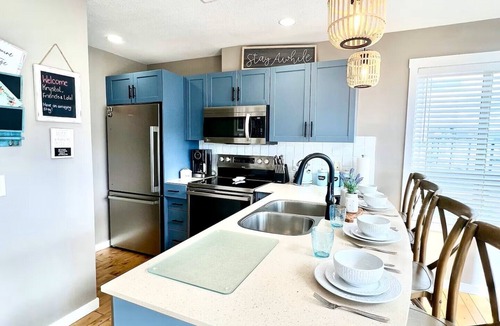 Central Okanagan Cottage | Beautiful Cottage with Pristine Lake View!
