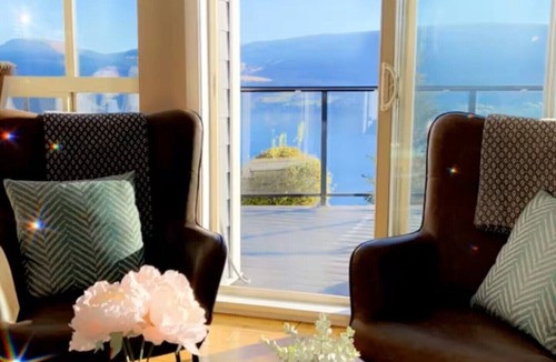 Central Okanagan Cottage | Beautiful Cottage with Pristine Lake View!