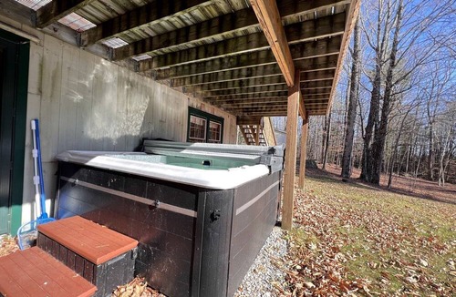 Winhall Cottage | Beautiful Cottage with Hot-tub in Winhall, Vermont