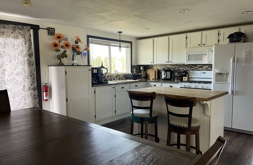 Custer House | Beautiful countryside with 6 Bdrm with central air, next to Custer State Park