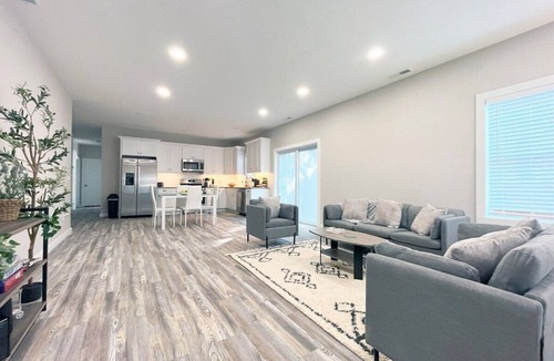 Cleveland Heights House | Beautiful Cozy *New Build Home* - Pet Friendly
