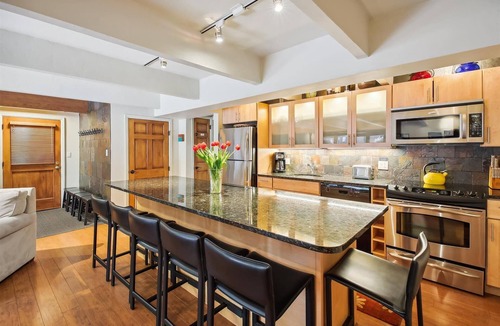 Aspen Condo | Beautiful Deluxe Rated Condo w/Hot Tub