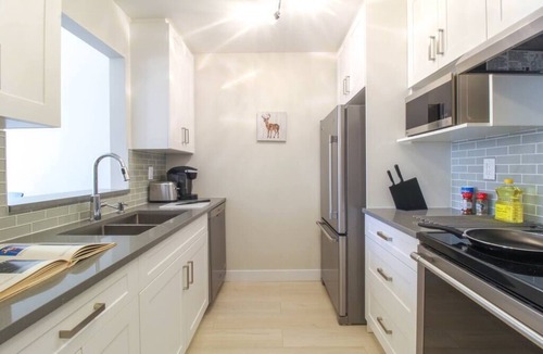 Downtown Vancouver Apartment | Beautiful Downtown Unit