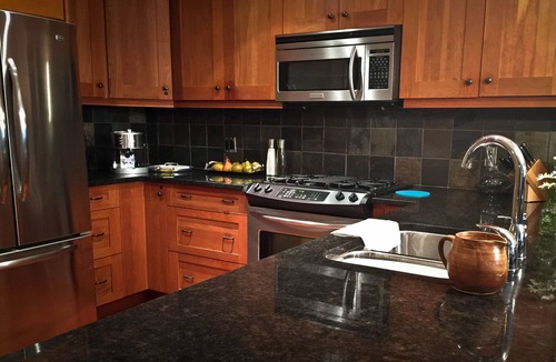 Canmore Condo | Beautiful Getaway In Spring Creek, Canmore