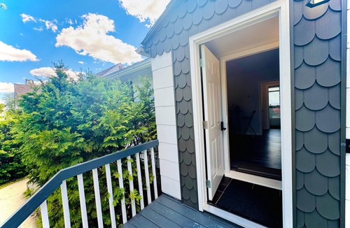 Leduc House | Beautiful house/self check in/7 mins to YEG Airport/Nature walk🌴