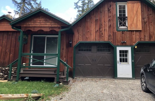 Stinson Lake Cabin | Beautiful Lake Front Rental