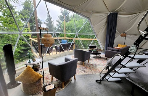 Flin Flon Cabin | Beautiful Lakeside Dome in Flin Flon, Manitoba - Ideal Destination for a Romantic Glamping Getaway