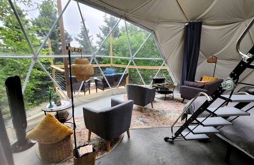 Flin Flon Cabin | Beautiful Lakeside Dome in Flin Flon, Manitoba - Ideal Destination for a Romantic Glamping Getaway