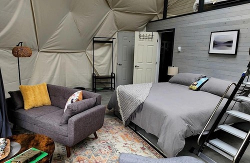 Flin Flon Cabin | Beautiful Lakeside Dome in Flin Flon, Manitoba - Ideal Destination for a Romantic Glamping Getaway