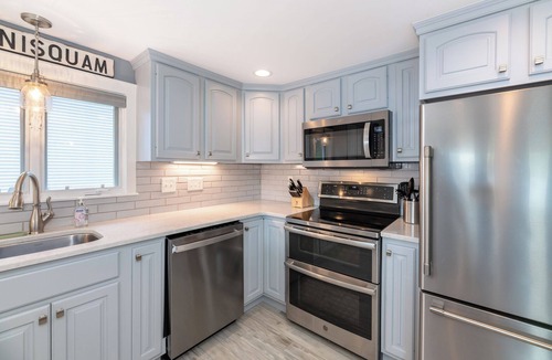 Lochmere House | Beautiful Lakeside Memory Maker