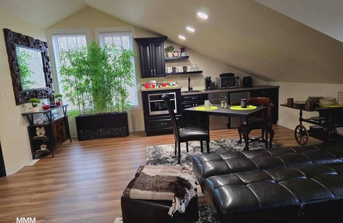 Calgary-Edmonton Corridor House | Beautiful LOFT SUITE, Private Guest House located in Hamlet of Mirror.