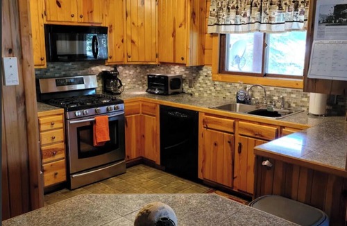 Deadwood House | Beautiful Log Home nestled in the South Dakota Black Hills.