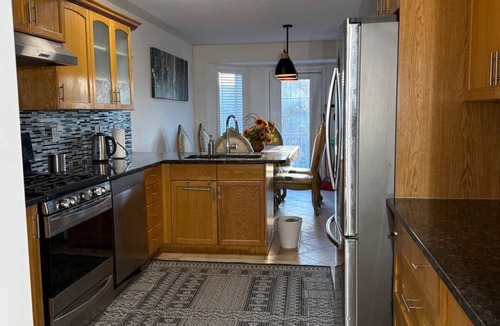 Calgary House | Beautiful & Luxurious 3 Bedroom Home Near All Amenities!