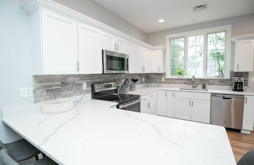 Arundel House | Beautiful Maine Cottage With Resort-Like Amenities Close To Beach!