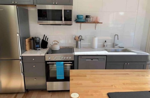 Old North End Apartment | Beautiful+Modern Flat: downtown, parking, laundry