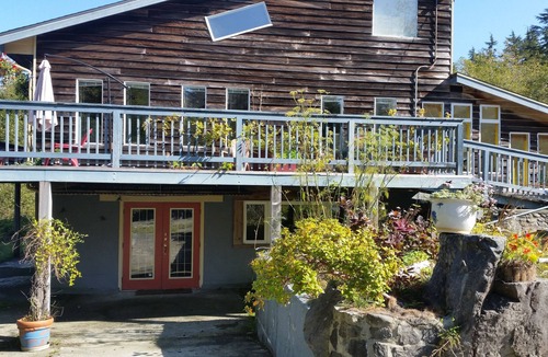 Bamfield House | Beautiful Spacious West Coast Bamfield Cabin with Ocean Views