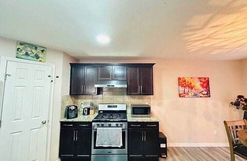 Southeast Edmonton House | Beautiful Stay A/C at Ellerslie @ Charlesworth in Edmonton AB