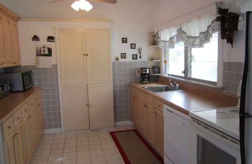Parker Ridge House | Beautiful Vacation Home 3 BR/2 BA with Private Heated Pool