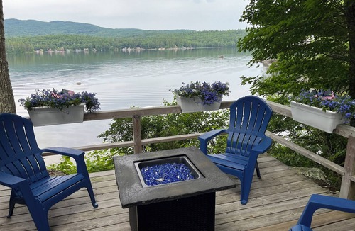 Bradford Cottage | Beautiful Waterfront Cottage on Lake Massasecum