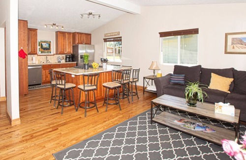 Columbine House | Beautifully Remodeled Ranch Sleeps 8