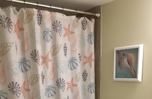 Jupiter Condo | Beautifully Renovated 2/2 Condo - Walk to the Beach