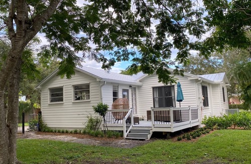 Pine Gardens North House | Beautifully updated historic home! Oversize yard with extra parking.