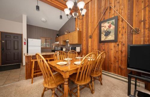 Winter Park Apartment | Beaver Village Unit #1633R