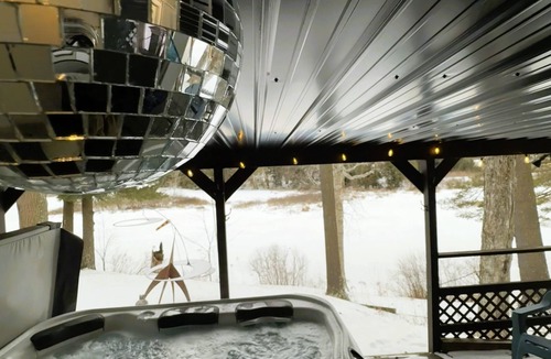 Otis House | Berkshire Waterfront Private Escape– 5BR, 3 Bath, Hot Tub, Firepit & Kayak