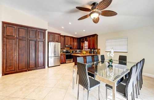 Dania Beach House | Best Location, Minutes From The Beach & Casino, Large 5BR Home, Heated Pool