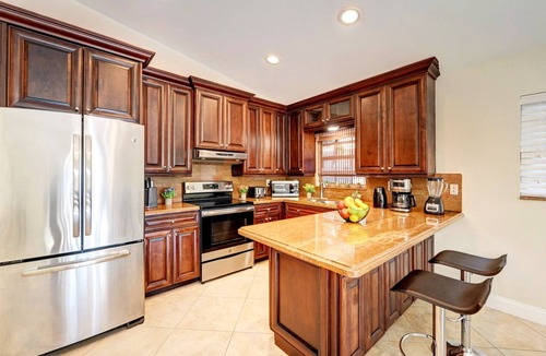 Dania Beach House | Best Location, Minutes From The Beach & Casino, Large 5BR Home, Heated Pool