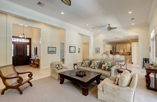 South Beach House | "BEST TIME Designer Paradise w/Pool Limited Spring/Summer Discount Book Today!"