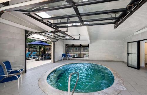 Glenwood Springs Hotel | Best Western Antlers at Glenwood Springs