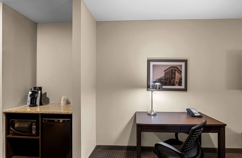 Lacombe Hotel | Best Western Plus Lacombe Inn & Suites