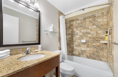 South Burlington Hotel | Best Western Plus Windjammer Inn & Conference Center