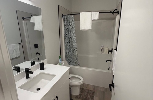 Southwest Edmonton Bed & Breakfast | BETA-SIGNATURE Air and B,20 Min from Edmonton International Airport.