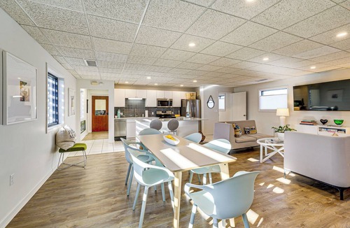 Perrysburg Apartment | Between Restaurant & Brewery! Chic Perrysburg Apt