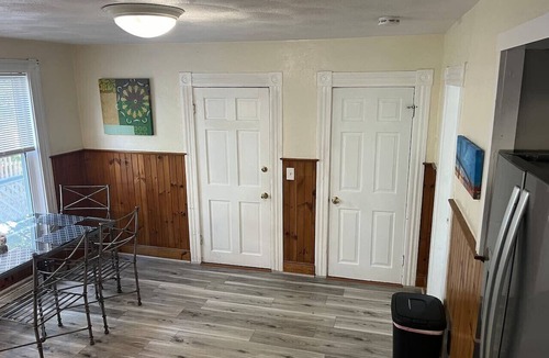 Beverly Apartment | Beverly/Salem! Dwtn/Water/Train