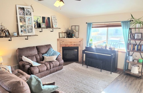 Summerset House | Big family home in Blackhills!